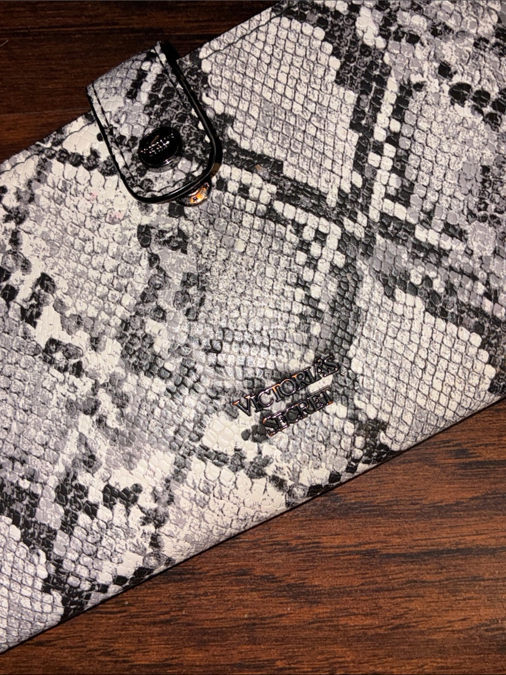 Victorias Secret Snake-Print Zip Wallet Clutch - Neutral - Picture 2 of 7